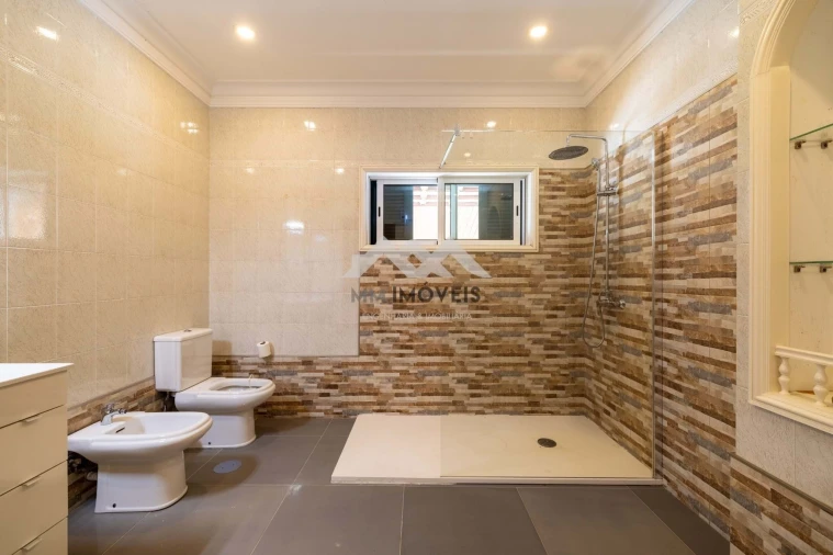 Moradia T5 para Venda em Gondomar (São Cosme), Valbom e Jovim Foto 40