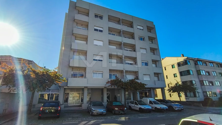Apartamento T3 para Venda em Fânzeres e São Pedro da Cova Foto 47