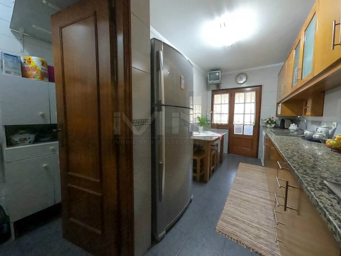 Apartamento T3 para Venda em Fânzeres e São Pedro da Cova Foto 25
