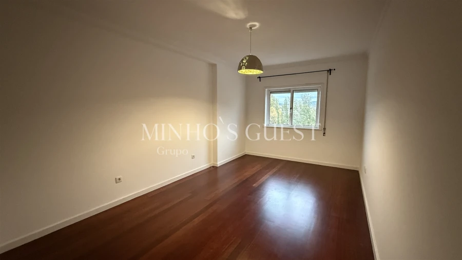 Apartamento T3 para Arrendamento em São Vitor (Braga) Foto 17