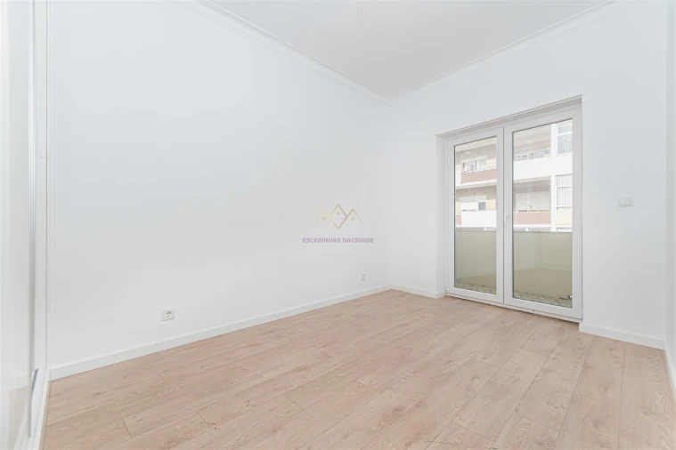 Apartamento T2 para Venda em Almada, Cova da Piedade, Pragal e Cacilhas Foto 15