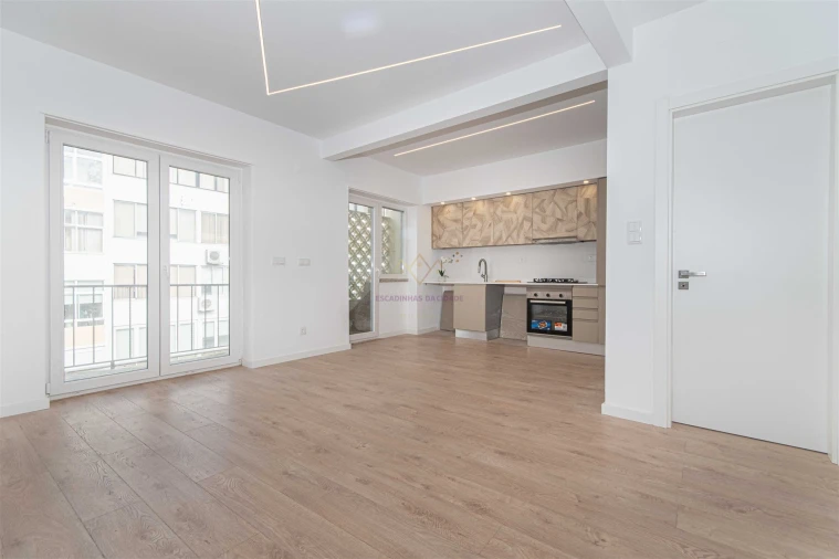 Apartamento T2 para Venda em Almada, Cova da Piedade, Pragal e Cacilhas Foto 1