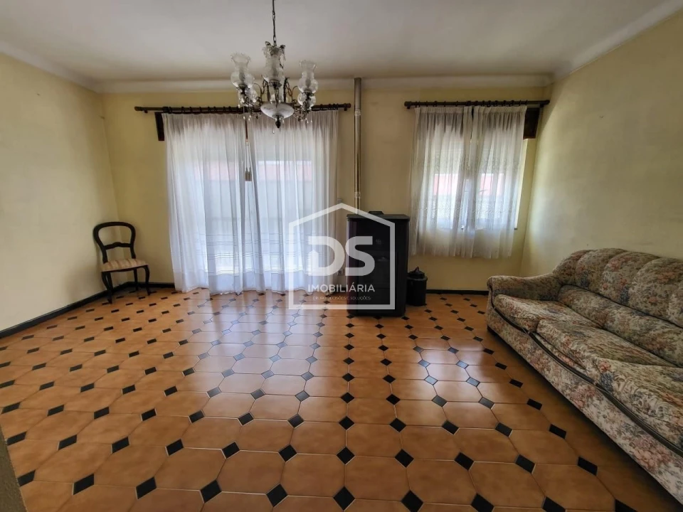 Moradia T6 para Venda em São Martinho das Chãs Foto 18