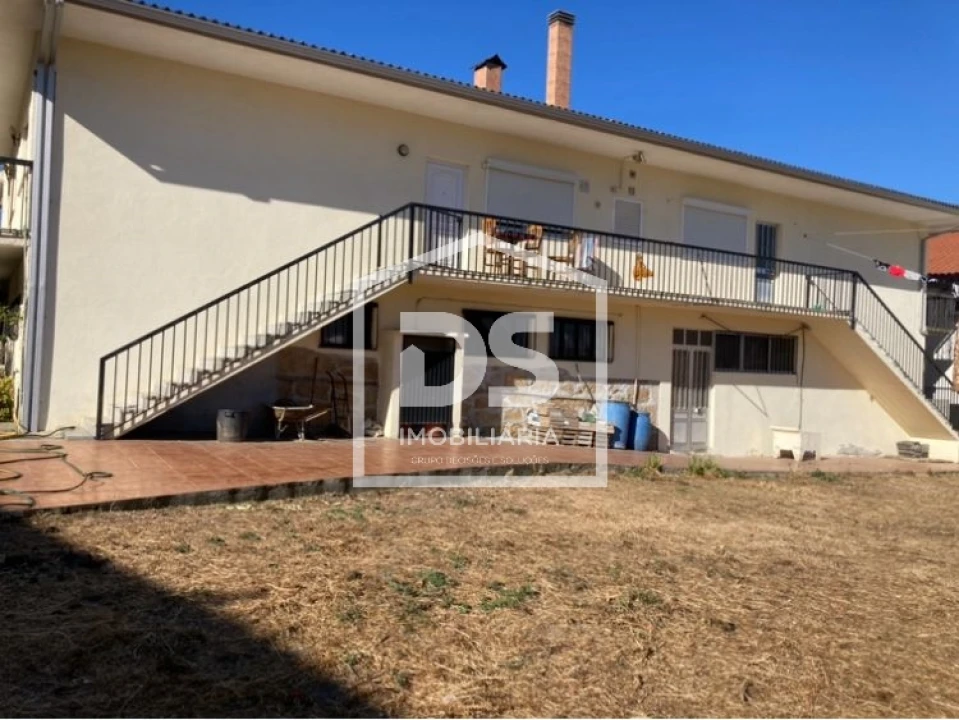 Moradia T6 para Venda em São Martinho das Chãs Foto 16