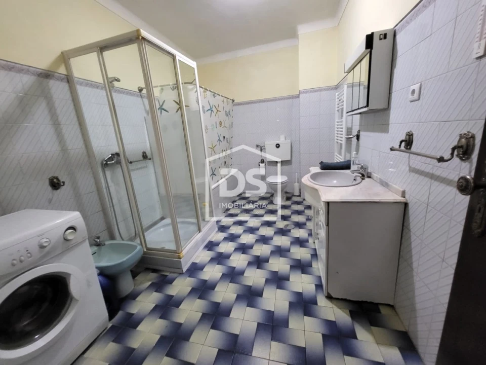 Moradia T6 para Venda em São Martinho das Chãs Foto 2