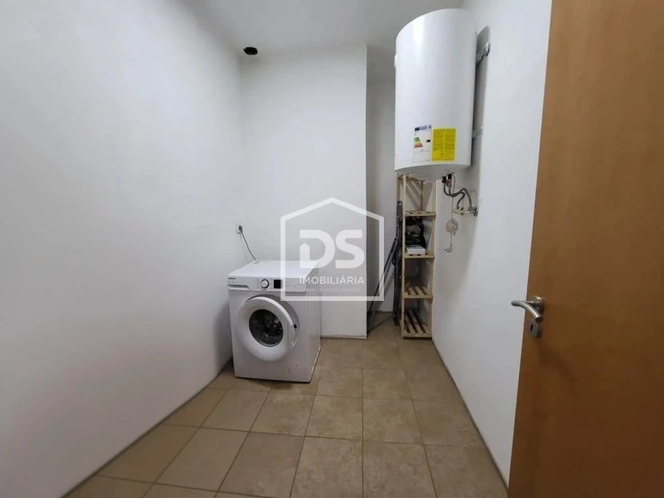 Moradia T6 para Venda em São Martinho das Chãs Foto 8