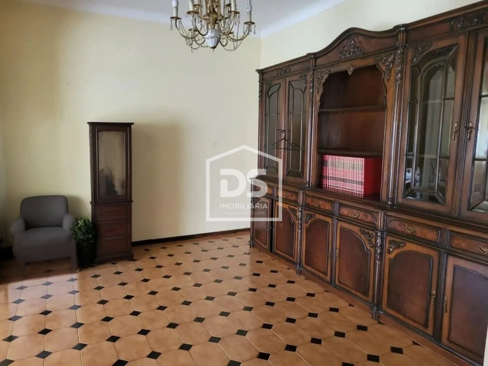 Moradia T6 para Venda em São Martinho das Chãs Foto 12