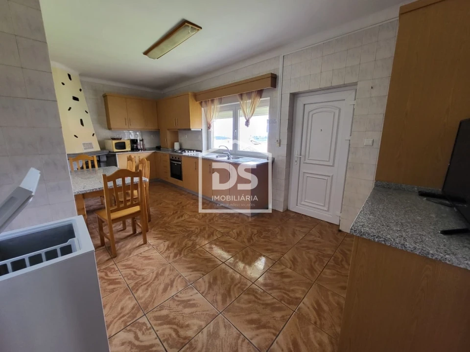 Moradia T6 para Venda em São Martinho das Chãs Foto 4
