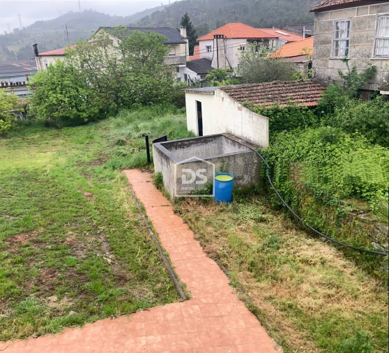 Moradia T6 para Venda em São Martinho das Chãs Foto 23