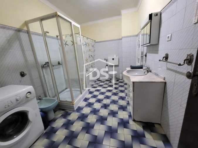 Moradia T6 para Venda em São Martinho das Chãs Foto 2