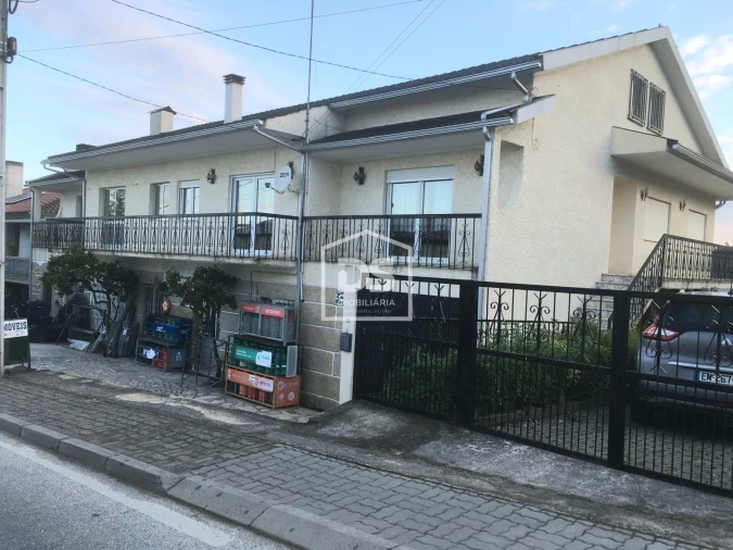 Moradia T6 para Venda em São Martinho das Chãs Foto 17