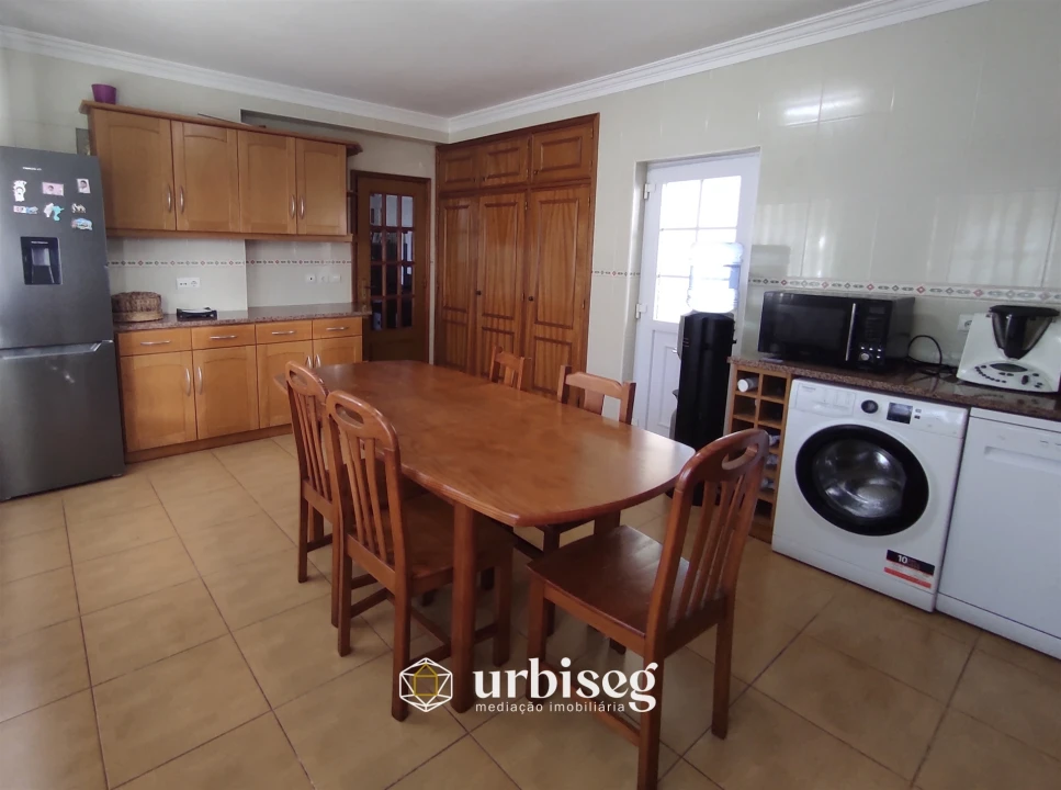 Moradia T4 para Venda em Tavarede Foto 16