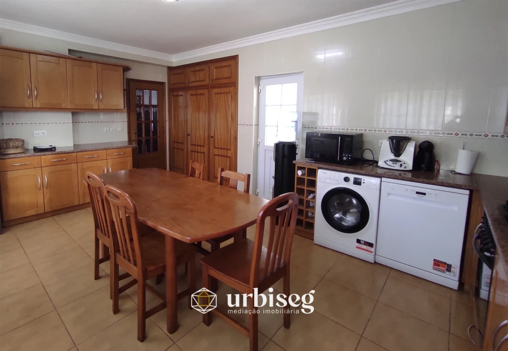 Moradia T4 para Venda em Tavarede Foto 19