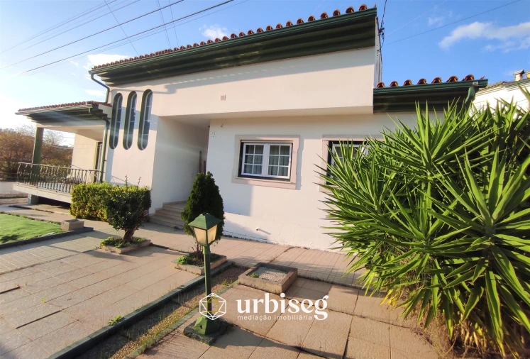 Moradia T4 para Venda em Tavarede Foto 2