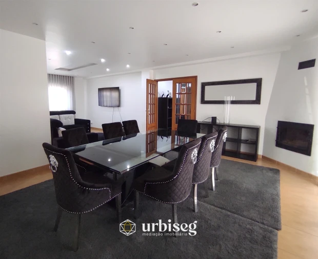 Moradia T4 para Venda em Tavarede Foto 4