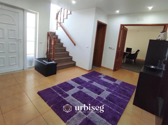 Moradia T4 para Venda em Tavarede Foto 3