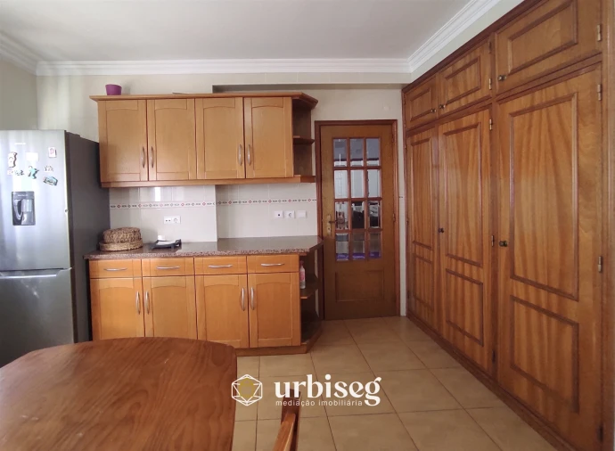 Moradia T4 para Venda em Tavarede Foto 13