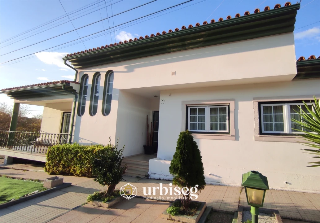 Moradia T4 para Venda em Tavarede Foto 39