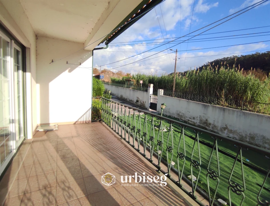 Moradia T4 para Venda em Tavarede Foto 3