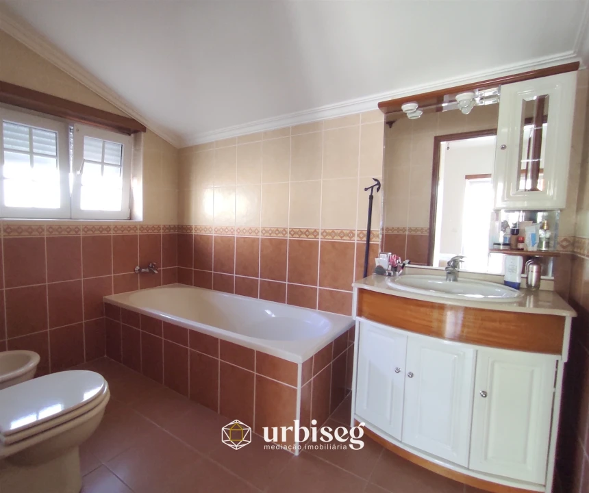 Moradia T4 para Venda em Tavarede Foto 36