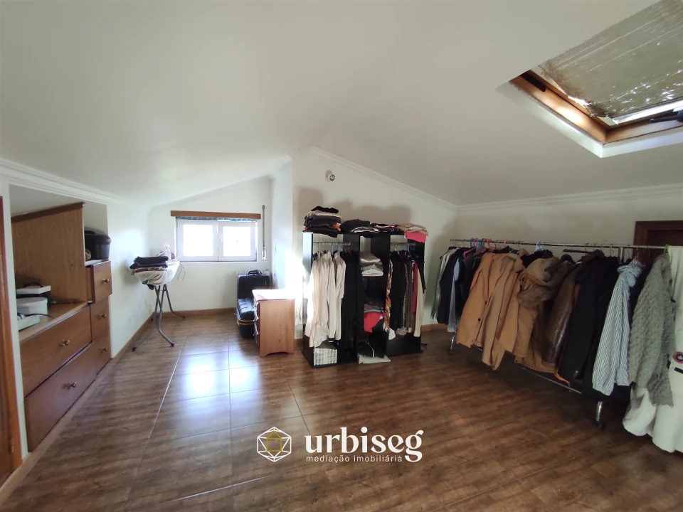 Moradia T4 para Venda em Tavarede Foto 37