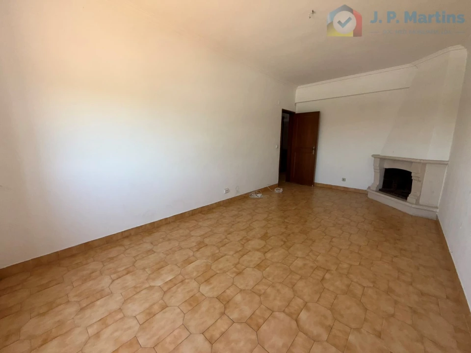 Apartamento T2 para Venda em Seixal, Arrentela e Aldeia de Paio Pires Foto 3