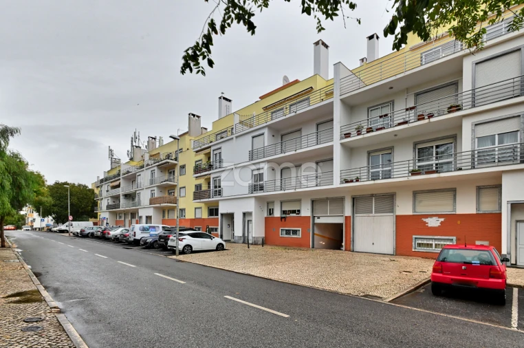 Apartamento T5 para Venda em Oeiras e São Julião da Barra, Paço de Arcos e Caxias Foto 2