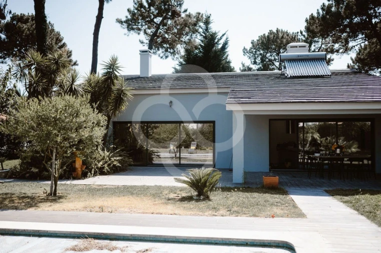 Moradia T4 para Venda em Charneca de Caparica e Sobreda Foto 1