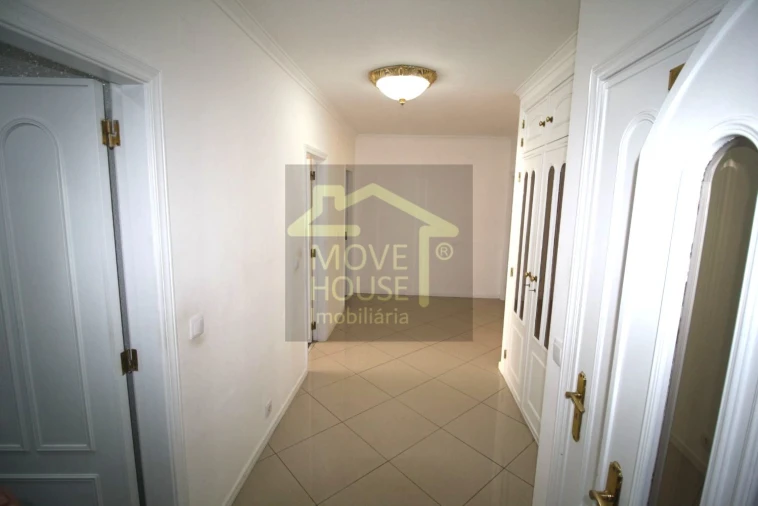 Apartamento T2 para Venda em Queluz e Belas Foto 27