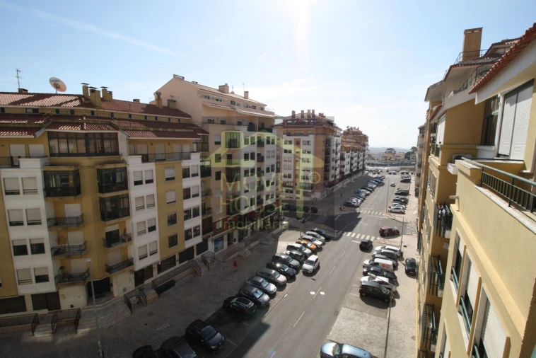 Apartamento T2 para Venda em Queluz e Belas Foto 37