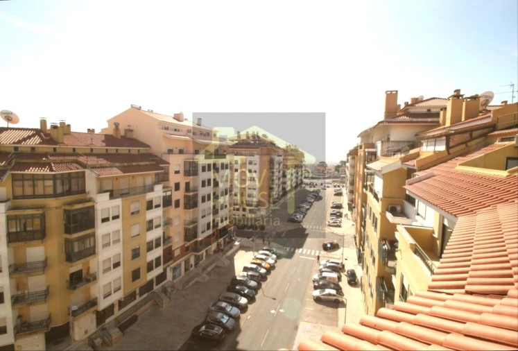 Apartamento T2 para Venda em Queluz e Belas Foto 2