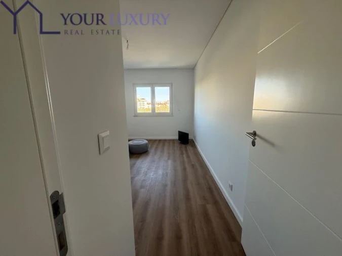 Apartamento T2 para Venda em Carcavelos e Parede Foto 22