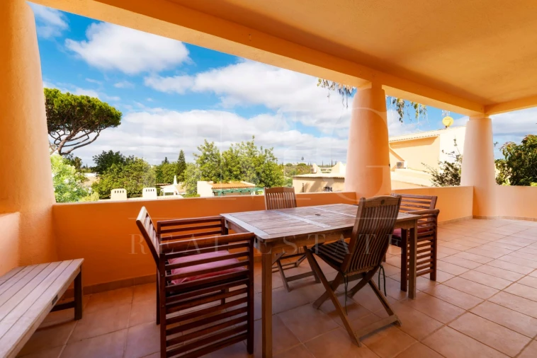 Moradia T3 para Venda em Quarteira Foto 11