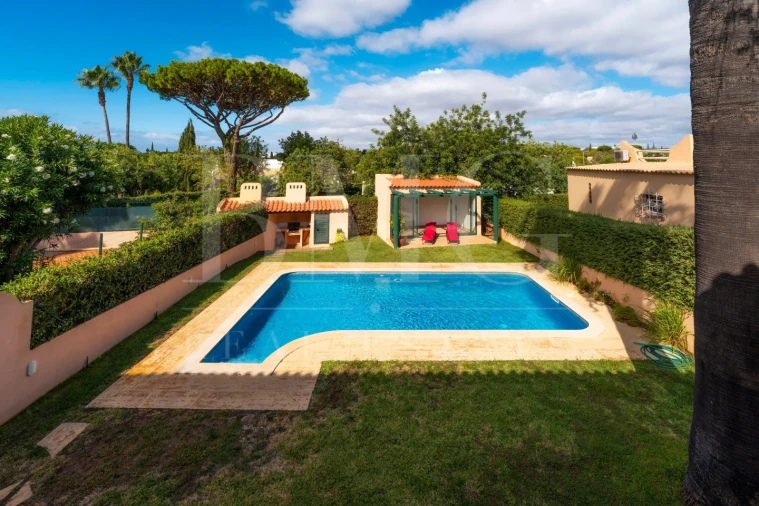 Moradia T3 para Venda em Quarteira Foto 37