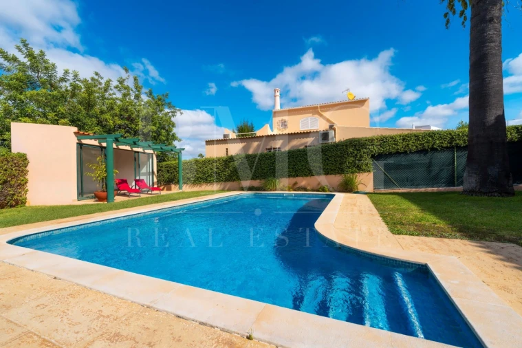 Moradia T3 para Venda em Quarteira Foto 57