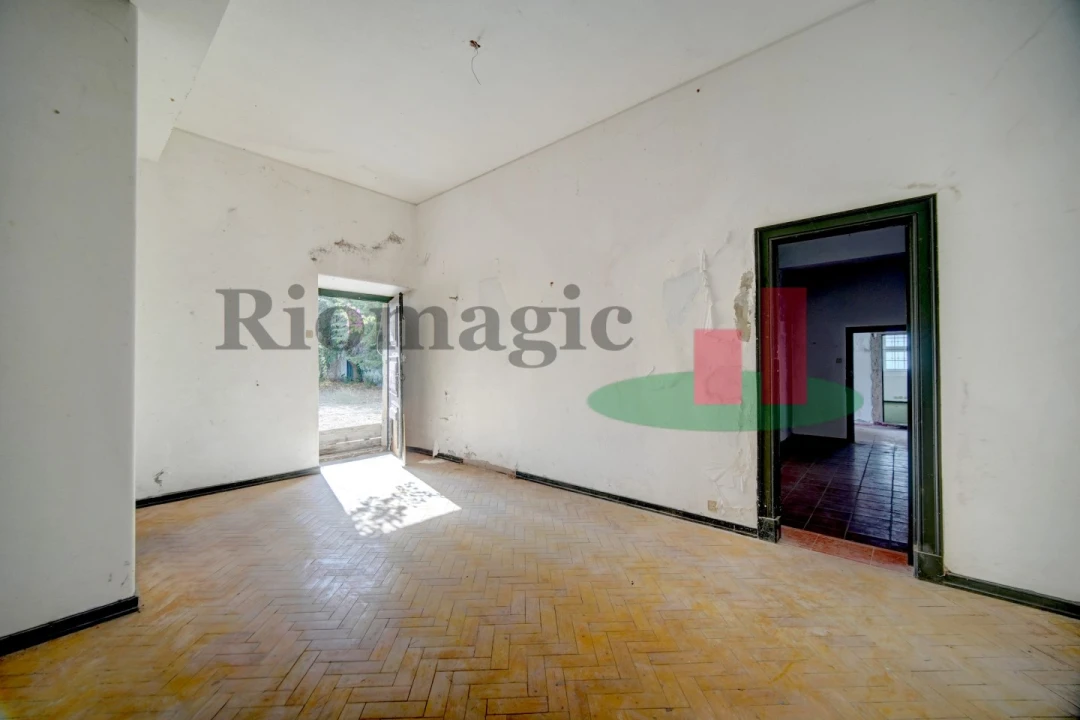 Moradia T5 para Venda em Almeirim Foto 38