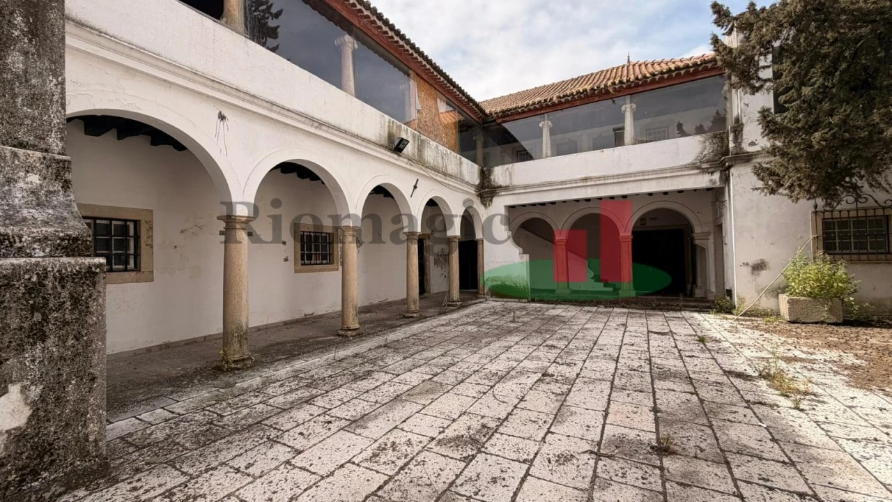 Moradia T5 para Venda em Almeirim Foto 65