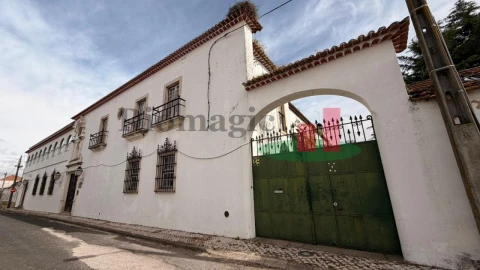 Moradia T5 para Venda em Almeirim