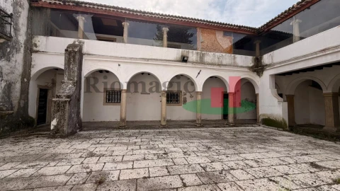 Moradia T5 para Venda em Almeirim