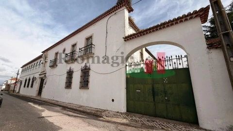 Moradia T5 para Venda em Almeirim