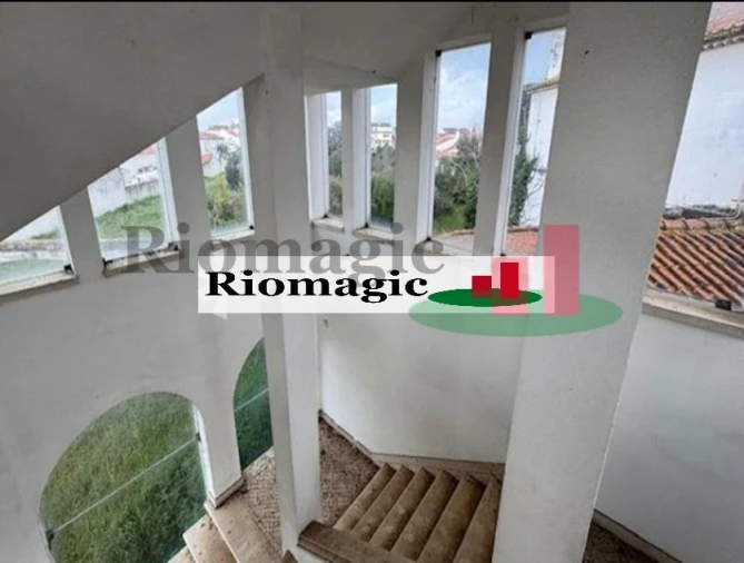 Moradia T5 para Venda em Almeirim Foto 4