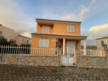 Moradia T7 para Venda em Algoz e Tunes