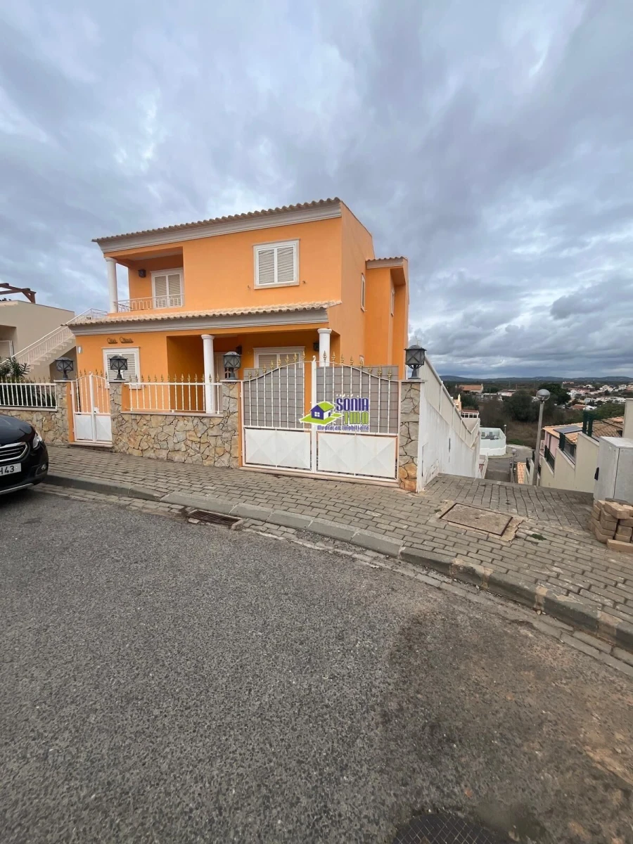 Moradia T7 para Venda em Algoz e Tunes