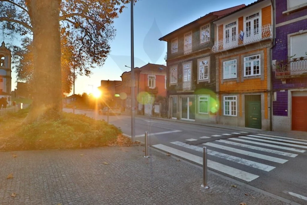 Prédio para Venda em Azurem Foto 1