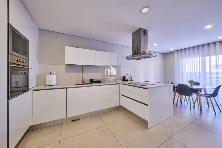 Moradia T4 para Venda em Fernao Ferro Foto 28