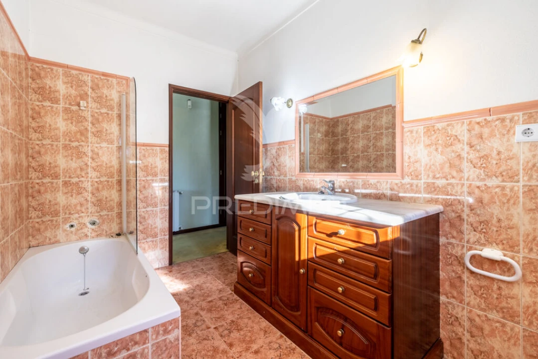 Moradia T7 para Venda em Alcobaça e Vestiaria Foto 16