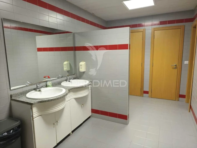 Prédio para Arrendamento em Faro (Sé e São Pedro) Foto 17