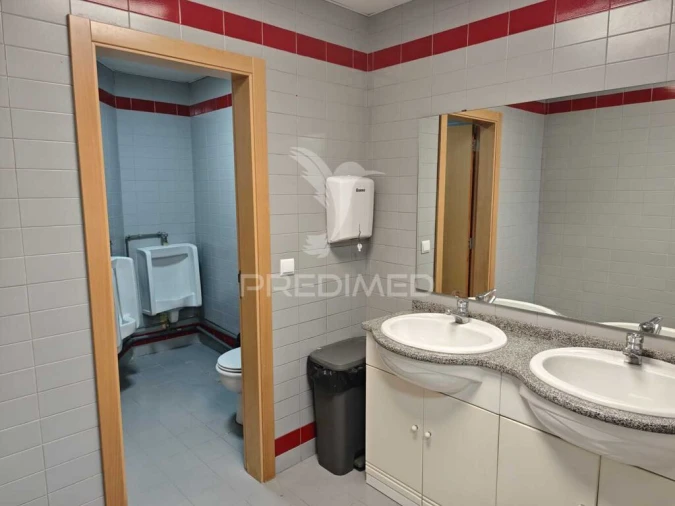 Prédio para Arrendamento em Faro (Sé e São Pedro) Foto 10