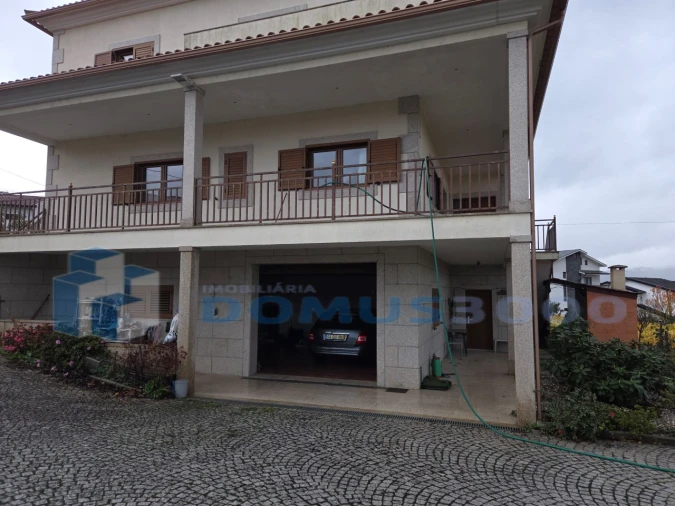 Moradia T5 para Venda em Folhadela Foto 6