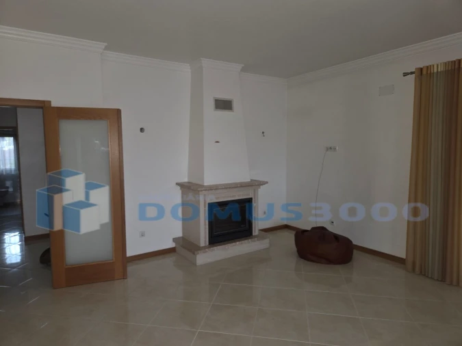 Moradia T5 para Venda em Folhadela Foto 9